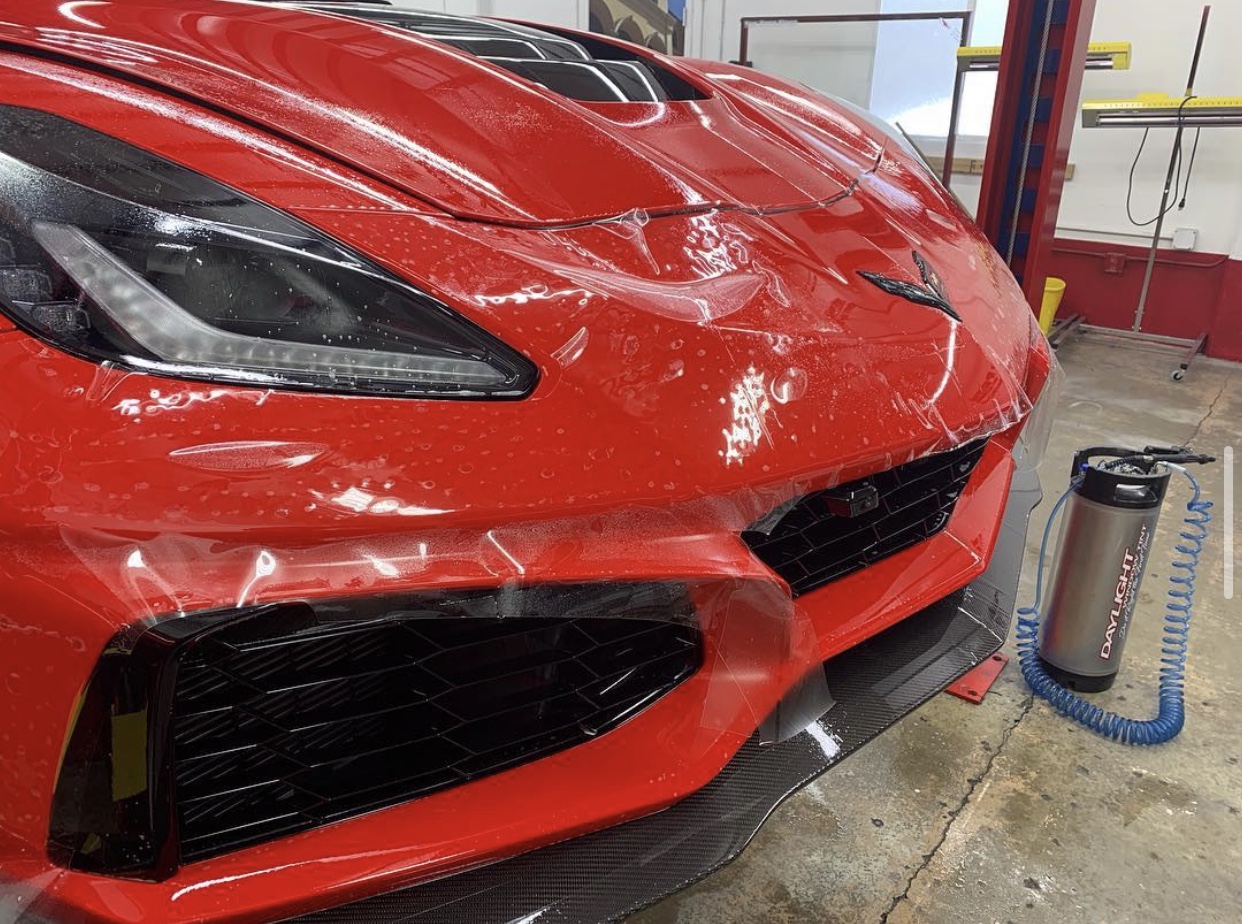 PPF frontal — Corvette rojo